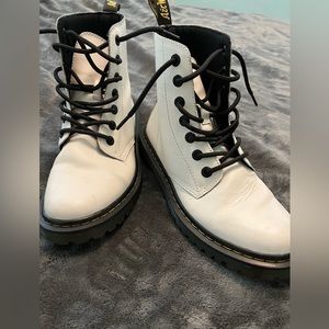 Dr. Martens Luna boot